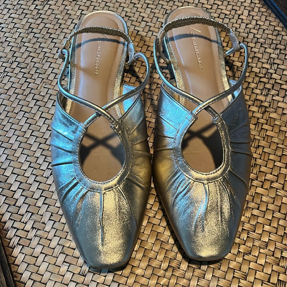 Anthropologie Gold Flats - Size 38